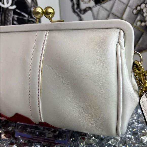 Coach 05’ poppy floral appliqué vintage RARE Poppy for Peace Kisslock EUC - Picture 12 of 16